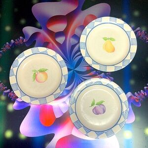 Pfaltzgraff fruit plates 🍐 🍑